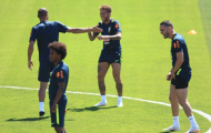 Neymar trở thành 'cây hài' trên sân tập của Selecao