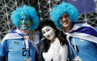 Muôn kiểu quậy tưng bừng của fan Ai Cập và Uruguay