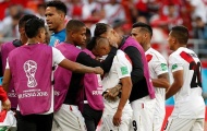 Cầu thủ Peru khóc như mưa sau khi sút bay chiến thắng của đội nhà