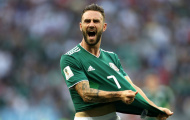 Arsenal dành sự quan tâm cho 'người hùng' Mexico