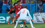 Pique bị cầu thủ Iran biến thành gã hề