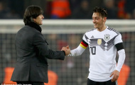 Joachim Low lên tiếng về việc 'tống' Ozil lên ghế dự bị