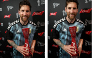 Nhận giải cầu thủ xuất sắc, Messi cuối cùng cũng đã cười