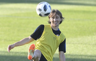 Modric cười rạng rỡ, tự tin trước trận chiến với Đan Mạch