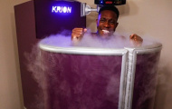 Danny Welbeck méo mặt khi tập hồi phục dưới cái rét gần -20 độ