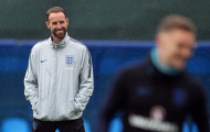 HLV Southgate bật cười vì màn 'trồng cây chuối' của Lingard