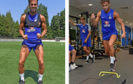 Fabregas tự tin khoe cơ bắp cuồn cuộn trên sân tập Chelsea