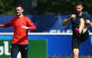 Giroud xin lỗi Courtois sau khi chọn ra thủ môn xuất sắc nhất thế giới