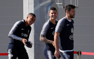 Mặc chỉ trích, Kylian Mbappe vẫn cười tươi