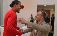 Xherdan Shaqiri rạng rỡ bên cạnh HLV Klopp và các đồng đội mới