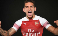 Mesut Ozil phản ứng thế nào với tân binh Lucas Torreira?