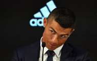 Ronaldo nháy mắt ẩn ý trong buổi họp báo ra mắt Juventus