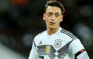 'Bóng ma Ozil đã biến mất, cậu ta chơi như *** suốt những năm qua'
