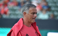 Không mua được trung vệ, Mourinho 'túng quẩn' kéo tiền vệ ngôi sao về hàng thủ