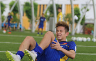 Cận cảnh chấn thương của Hồng Duy trong buổi tập U23 Việt Nam
