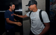 Thiago Silva hội quân cùng PSG, Buffon mừng rỡ ra chào đón