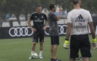 Tái ngộ M.U, Real Madrid tập luyện cật lực dưới cơn mưa tầm tã