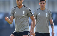 Dybala 'chỉ biết đứng nhìn' cặp giò khủng của Cristiano Ronaldo