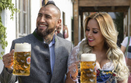 Arturo Vidal và quá khứ giật bồ tại... chuồng ngựa