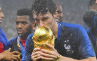 Cavani giỏi nhìn người, xin đổi áo với Pavard từ 3 năm trước