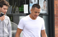 Sanchez cạo phăng mái đầu, chờ đổi vận ở Man Utd