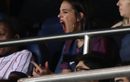 Bạn gái ngáp ngắn, ngáp dài xem Neymar thi đấu