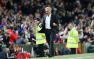 Sau tất cả, Jose Mourinho hàn gắn tình cảm với CĐV Man Utd