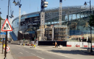 White Hart Lane chưa sẵn sàng, Tottenham phải tiếp tục thuê sân