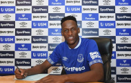 Everton hé lộ SỰ THẬT việc Man Utd theo đuổi Mina