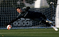Tích cực 'bay lượn', Courtois sẵn sàng soán ngôi của Keylor Navas