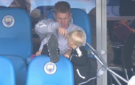 De Bruyne nóng tính 'xua đuổi' con trai ngay trên khán đài Etihad
