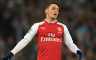 Gary Neville nhận định bất ngờ về vị thế của Ozil tại Arsenal