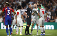 Trọng tài Oliver gây SỐC với một pha bóng trong trận Palace 0-2 Liverpool