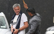 Nhìn Mourinho, ai nói Người đặc biệt đang gặp áp lực?