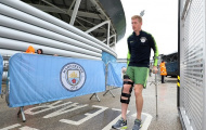 De Bruyne lê bước nặng nhọc ra sân tập Man City