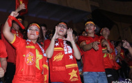 CĐV đội mưa, phủ kín sân Hàng Đẫy cổ vũ U23 Việt Nam