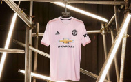 Man Utd CHÍNH THỨC ra mắt áo đấu màu hồng