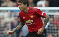 Mắc sai lầm tai hại, Carragher nói lời khó tin về Lindelof