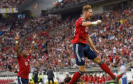 Tân binh tỏa sáng giúp Bayern thắng dễ Stuttgart