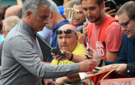 Cái vẫy tay của Mourinho và 'độc chiêu' PR cảm xúc