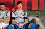 Courtois buồn bã khi bị CĐV Chelsea hiểu nhầm
