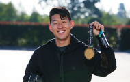 Son Heung-min hí hửng mang HCV ASIAD sang tận Premier League