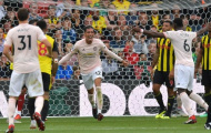 Mourinho hé lộ điều duy nhất khiến ông bận lòng về Chris Smalling