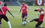 Trở lại Champions League, Barca diện mẫu áo lạ