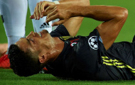 Huyền thoại Man Utd tiết lộ lý do Ronaldo 'khóc như mưa' sau tấm thẻ đỏ