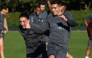 Thi đấu rực sáng, Torreira thu hút mọi ánh nhìn trên sân tập