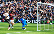 De Gea tiếp tục gióng lên hồi chuông báo động cho Quỷ Đỏ