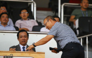 Vi hành ở V-League, HLV Park Hang-seo tự tay 'đi xin' danh sách thi đấu