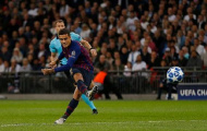 Mặc cột ngăn cản, Messi vẫn khiến Tottenham gặp ác mộng tại Wembley