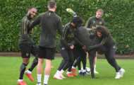 Sắp có trận thắng thứ 9 liên tiếp, dàn sao Arsenal 'đánh nhau' túi bụi trên sân